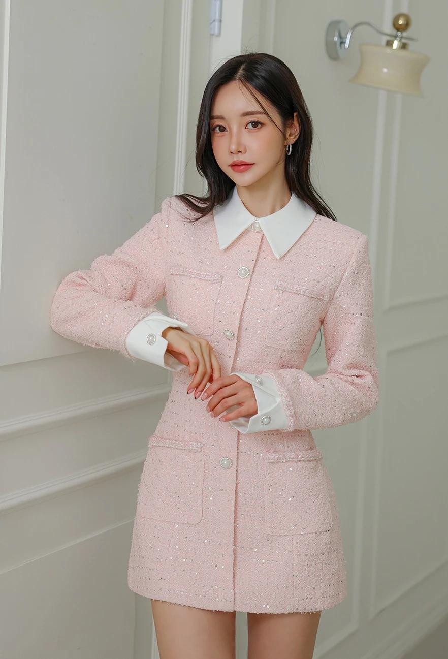 孙允珠的粉色亮片外套真是时尚界的宝藏单品！粉色亮片在光线下blingbling的