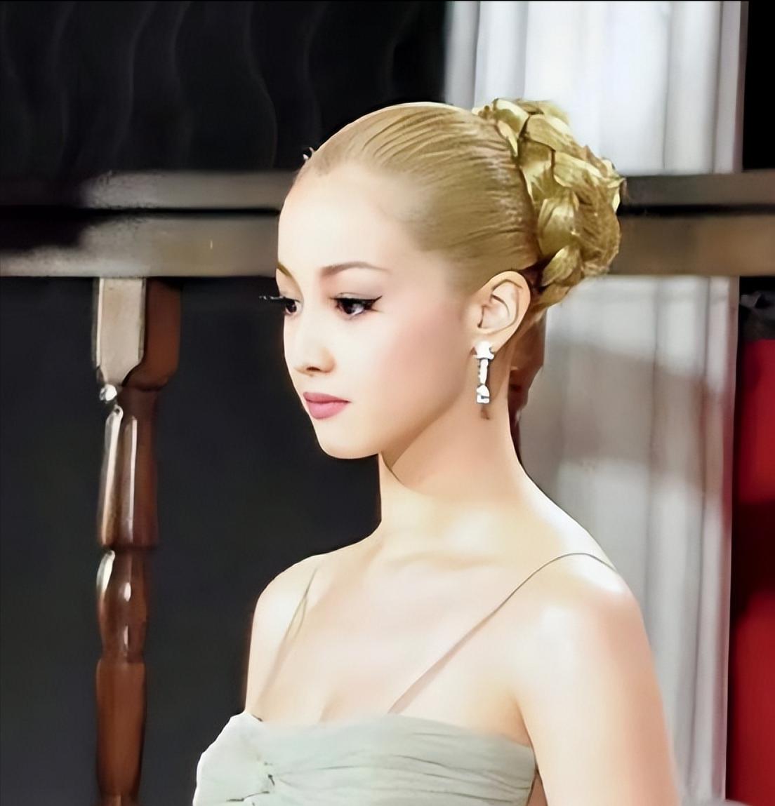 “亚洲第一美人”泽尻英龙华的婚前协议太硬核：每月夫妻生活超5次，男方按50万一次
