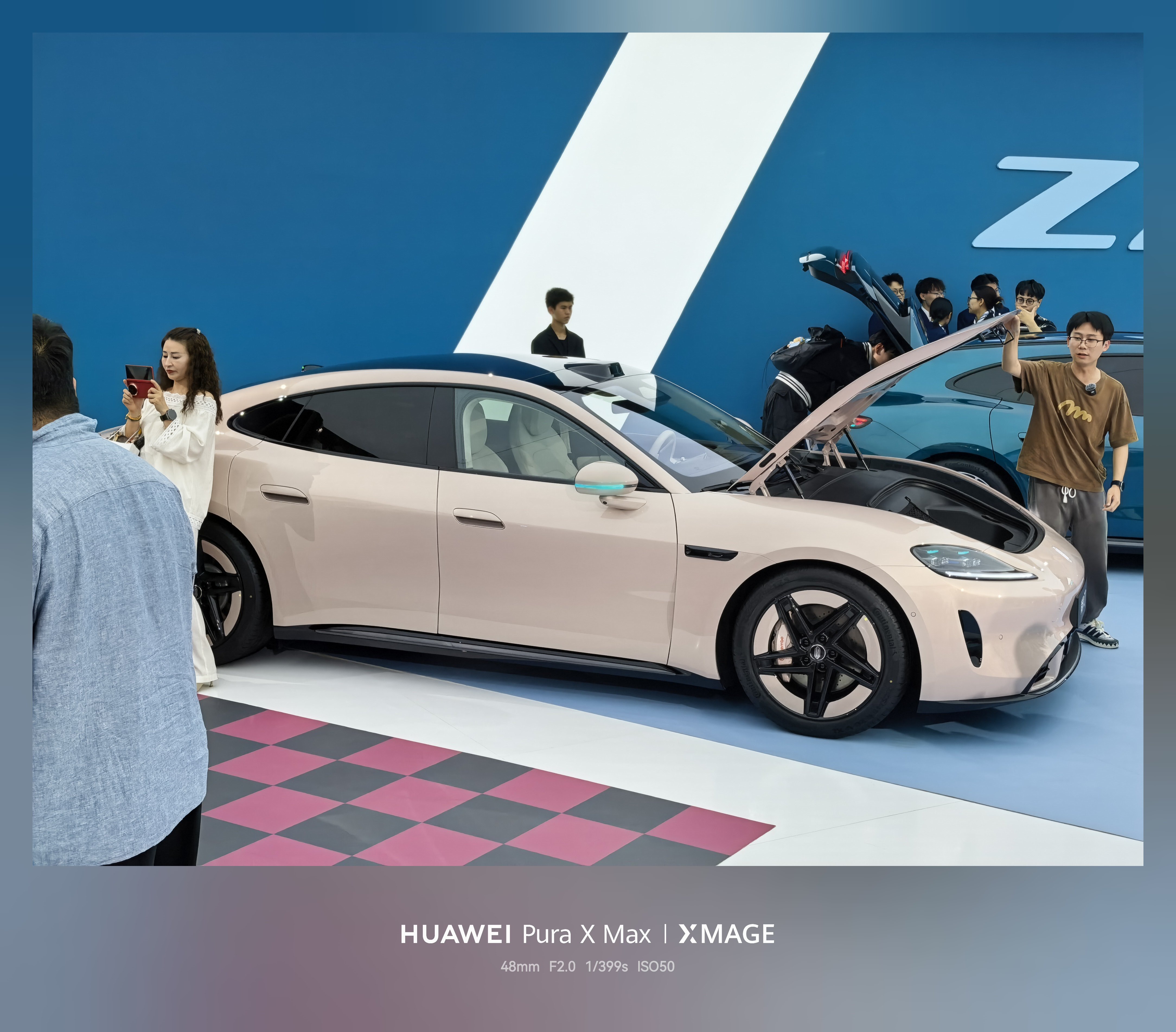 鸿蒙智行发布会尚界Z7现场实拍，丰富的外观和内饰配色，你喜欢哪一个？然后我