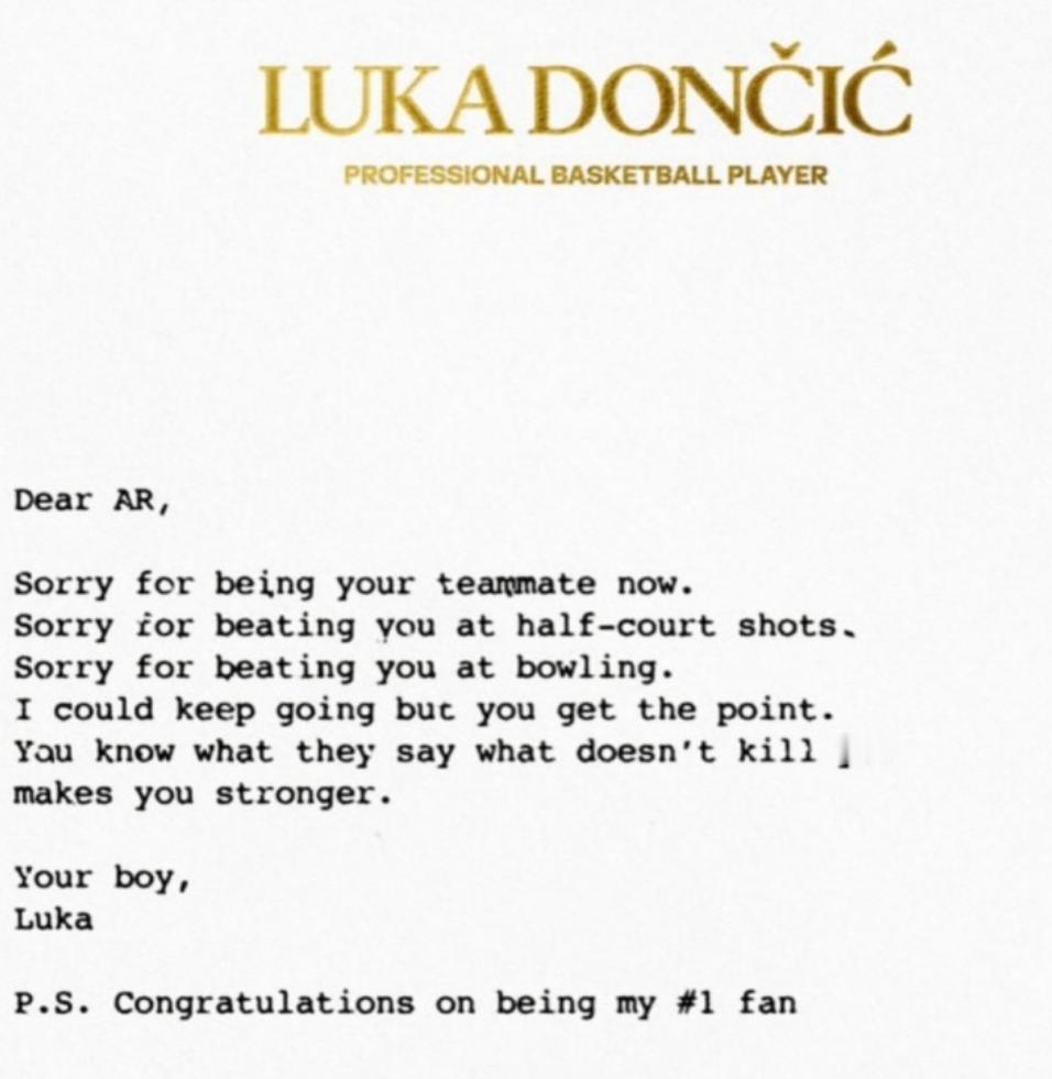 詹姆斯在湖人队逐渐边缘化，已经成为角色球员。球队大佬之间的互动也不带老詹玩了！