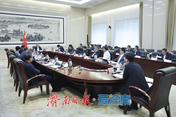 于海田主持召开市政府常务会议 研究文明执法、安全工作等事项