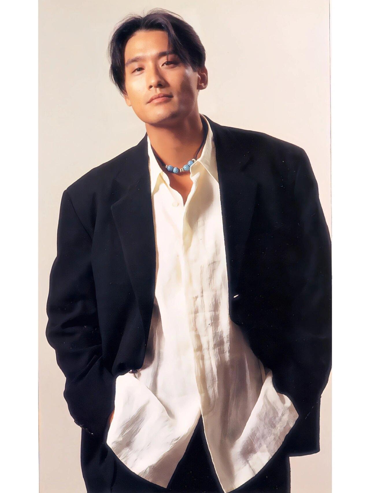 华语影坛主流奖获得者中的“年少可为”,至今20年仍未被打破的纪录有:1,梁家