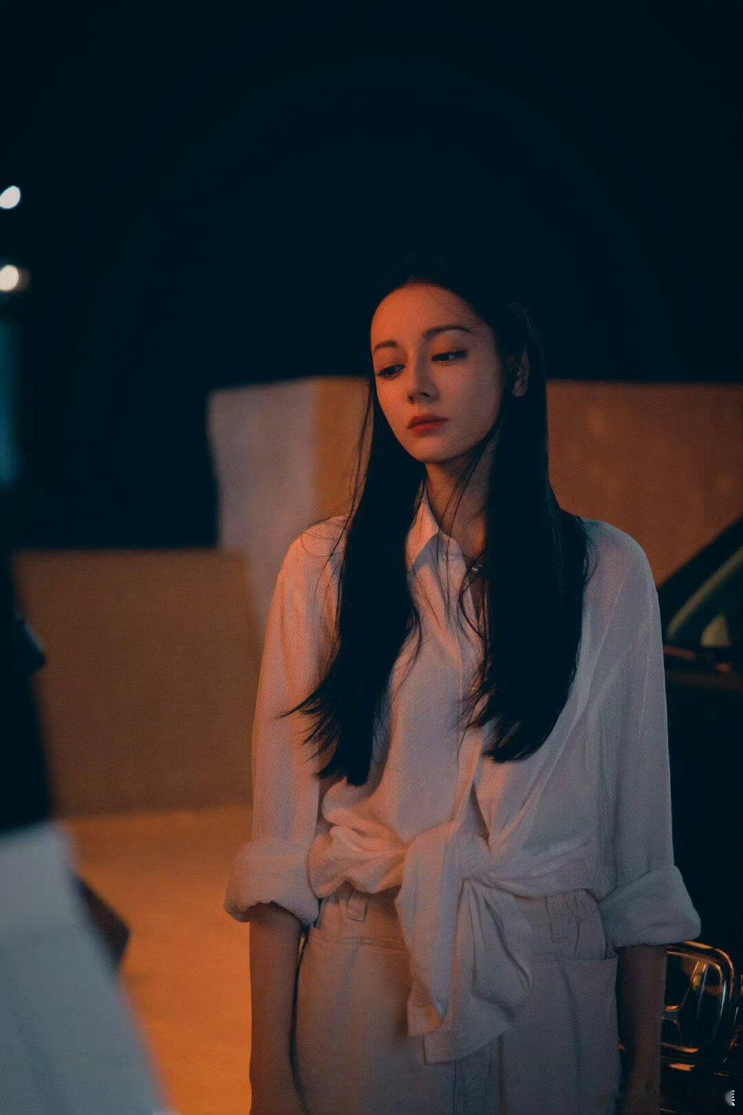 笑不活了！《枭起青壤》打戏花絮的反差感直接拉满，热巴本想一刀尽显聂九罗的飒爽，结