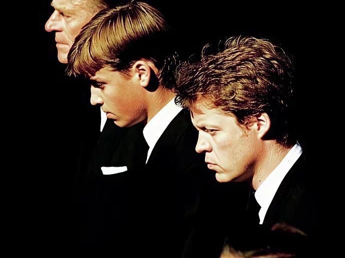 戴安娜这弟弟，有事是真能上呀！身为斯宾塞家族继承人，戴安娜的弟弟斯宾塞，遇事是