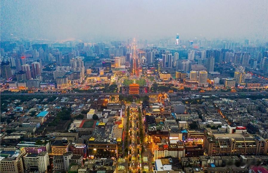 2015年11月，江西九江二手房均价4844元；2016年11月，江西九江二手