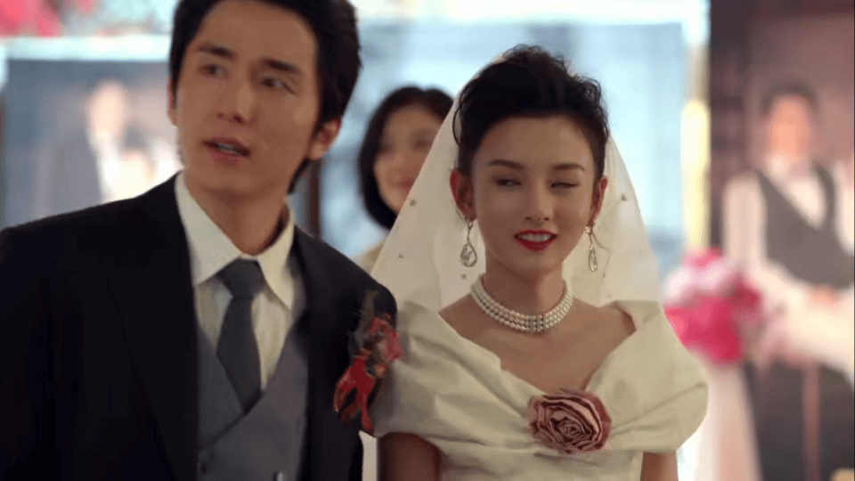 宋祖儿新剧穿婚纱美的不知天地为何物宋祖儿在新剧里的复古婚纱造型，看得我眼睛都