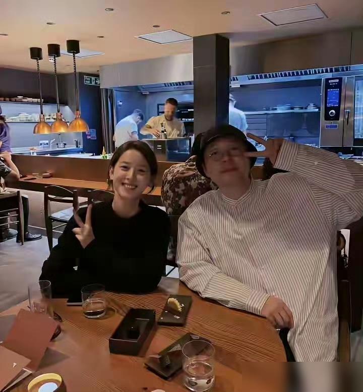 杜海涛和刘强东夫人，他们频繁约饭，被称为是留学圈中的社交佳话。主要还是章泽天剑桥