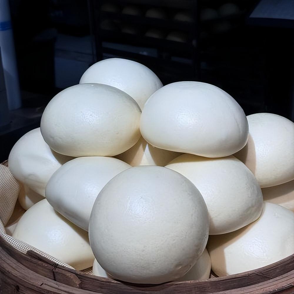 早上为什么不建议吃馒头？医生：不止馒头，这几类食物，也要少吃很多人起床第一件