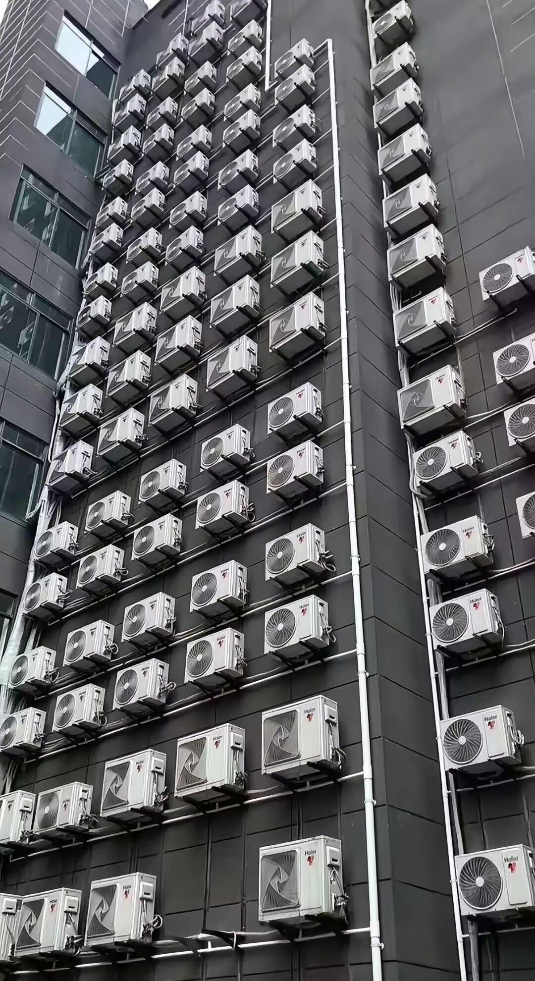 一面墙竟然安装了113台空调，这是什么操作，本来还以为是网友用ai恶搞的，后来看