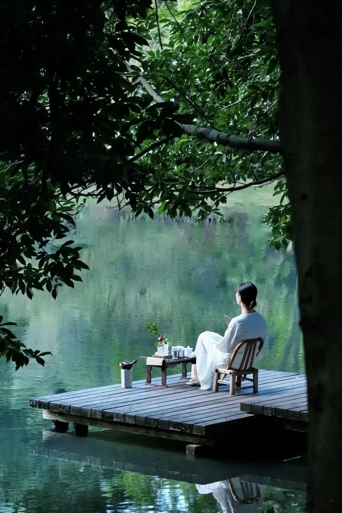 复旦大学的梁永安教授说：“这个世界上混的最惨的孩子，一定来源于一个没有任何家底