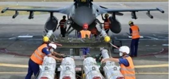 既然美国敢做初一，那中国必然会做十五，你卖武器给台湾，那我们就卖武器给那些反对美