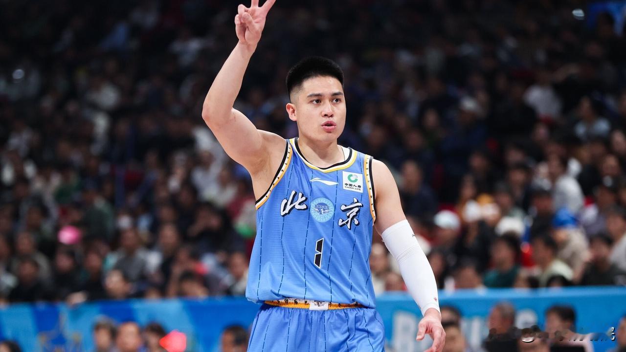 乐观吗？我咋觉得不乐观呢，陈盈俊能续约北京？随着两位台湾籍球员，林庭谦和林秉