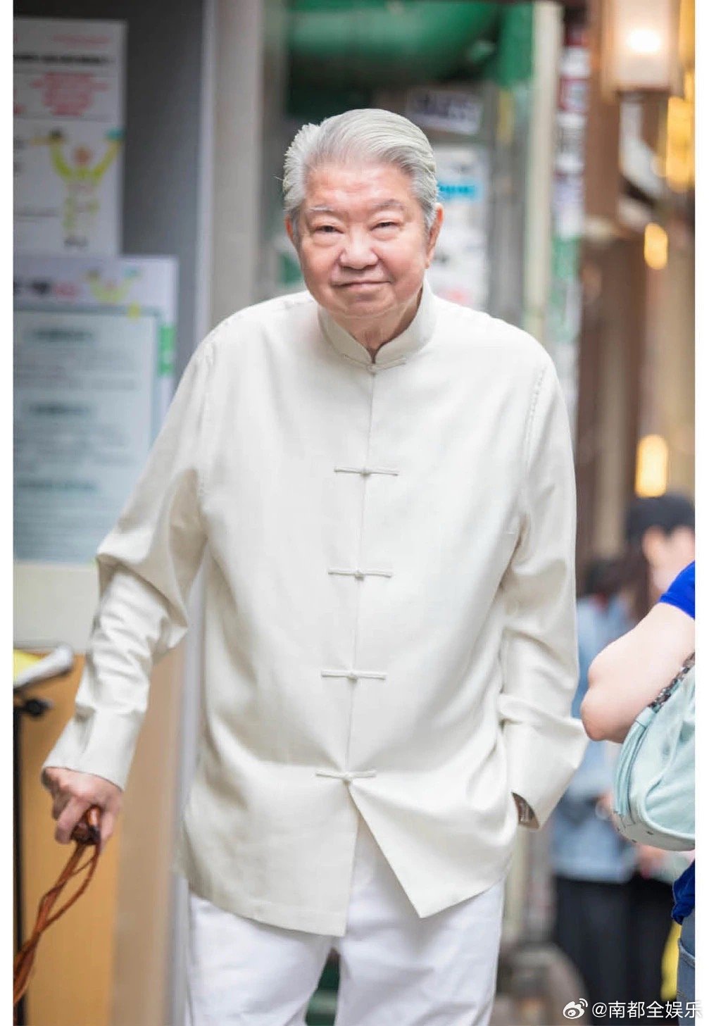 蔡澜建议大家多吃多旅行多交友蔡澜曾说活一天过一天人生蔡澜去世2019年，蔡澜曾接