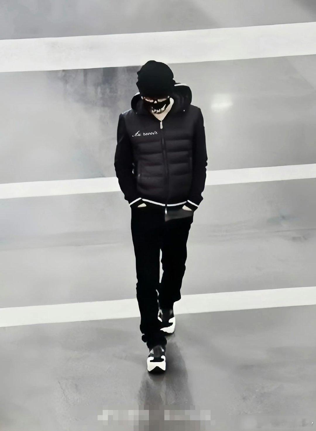 谁说话这么损，我承认王一博有亿点帅，但我们许三多也不差