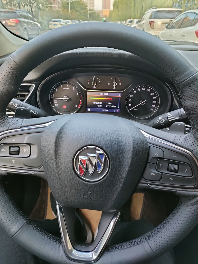 还是买的别克旧车置换落地15个整，还算满意，别克给人的感觉是很有安全感，开着放
