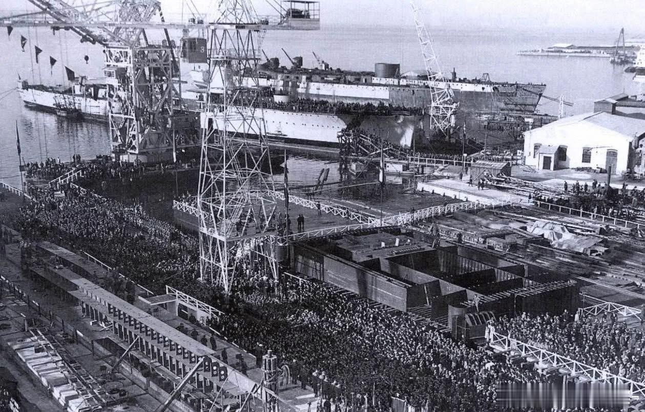 意大利王家海军维托里奥维内托号战列舰龙骨铺设仪式，摄于1934年10月28日的的