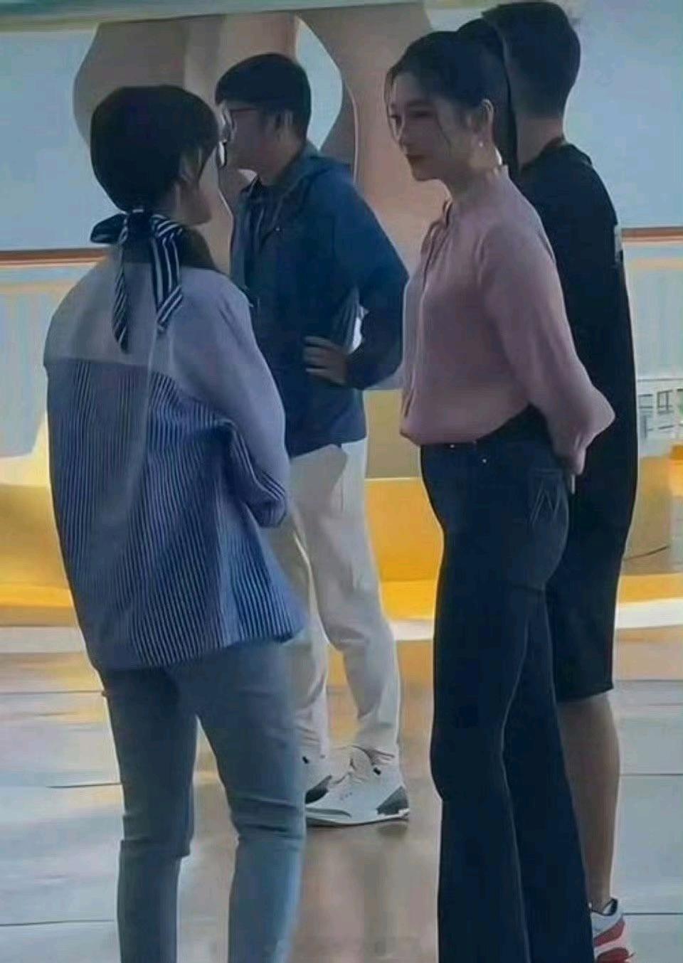 这腿，我酸了，关晓彤真是行走的衣架呀！