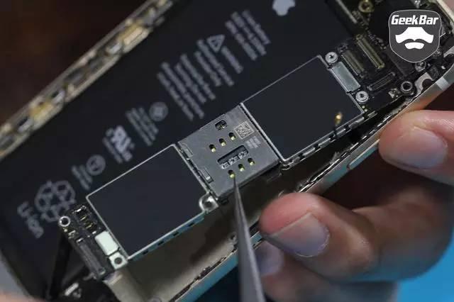 很多人买iPhone的时候，为了省钱，会选256GB的版本，然后找第三方
