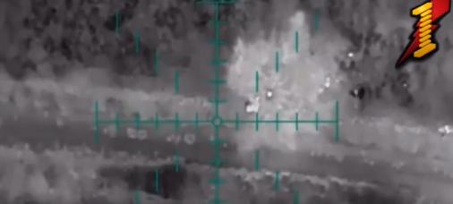 图文：乌克兰重型轰炸无人机轻松消灭6名身穿反无人机热成像隐形衣的俄罗斯步兵一