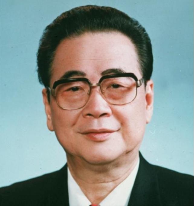 1992年7月，邓颖超因病离世，谁知，邓颖超留下的最后一句话竟是“李鹏”
