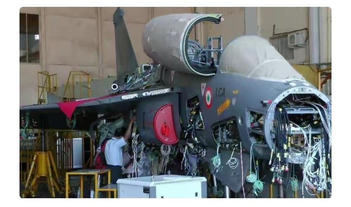 看着光辉密密麻麻的线缆，真担心印度会接错，或是少接，这并非危言耸听。比如，印度斯