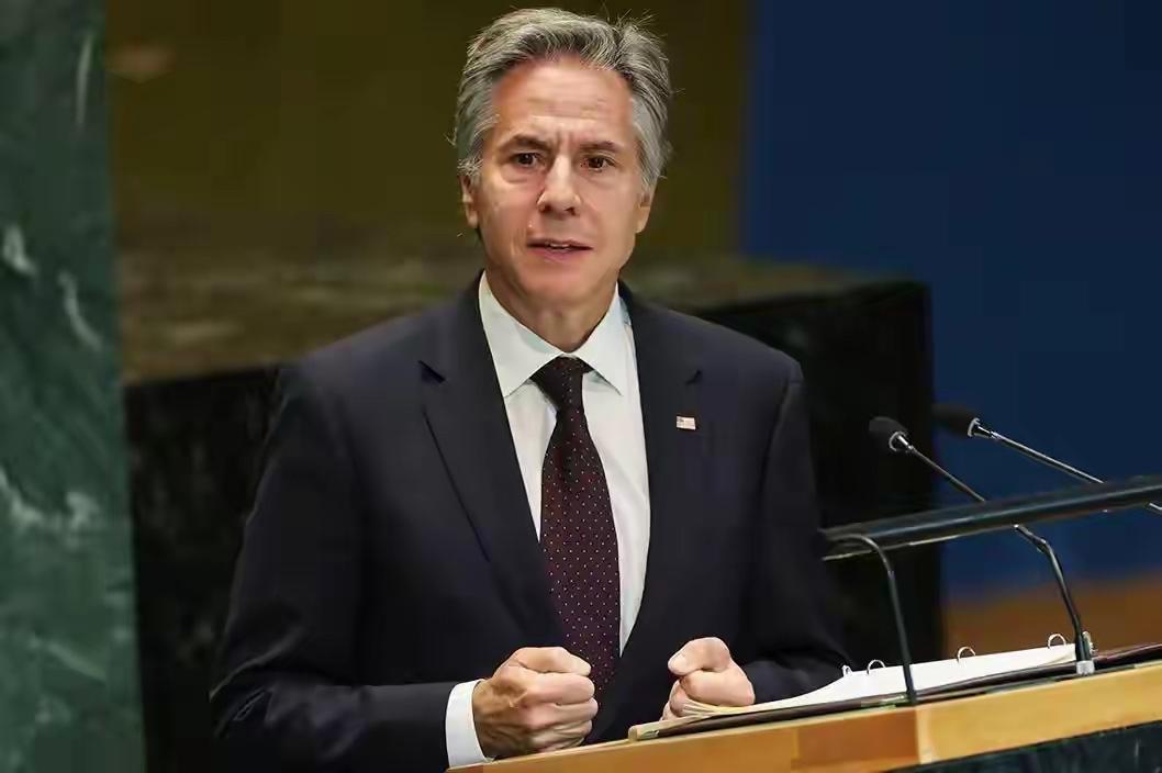 美国前国务卿布林肯今天发文说：“特朗普总统如今提出，可以放宽对伊朗制裁、允许伊朗