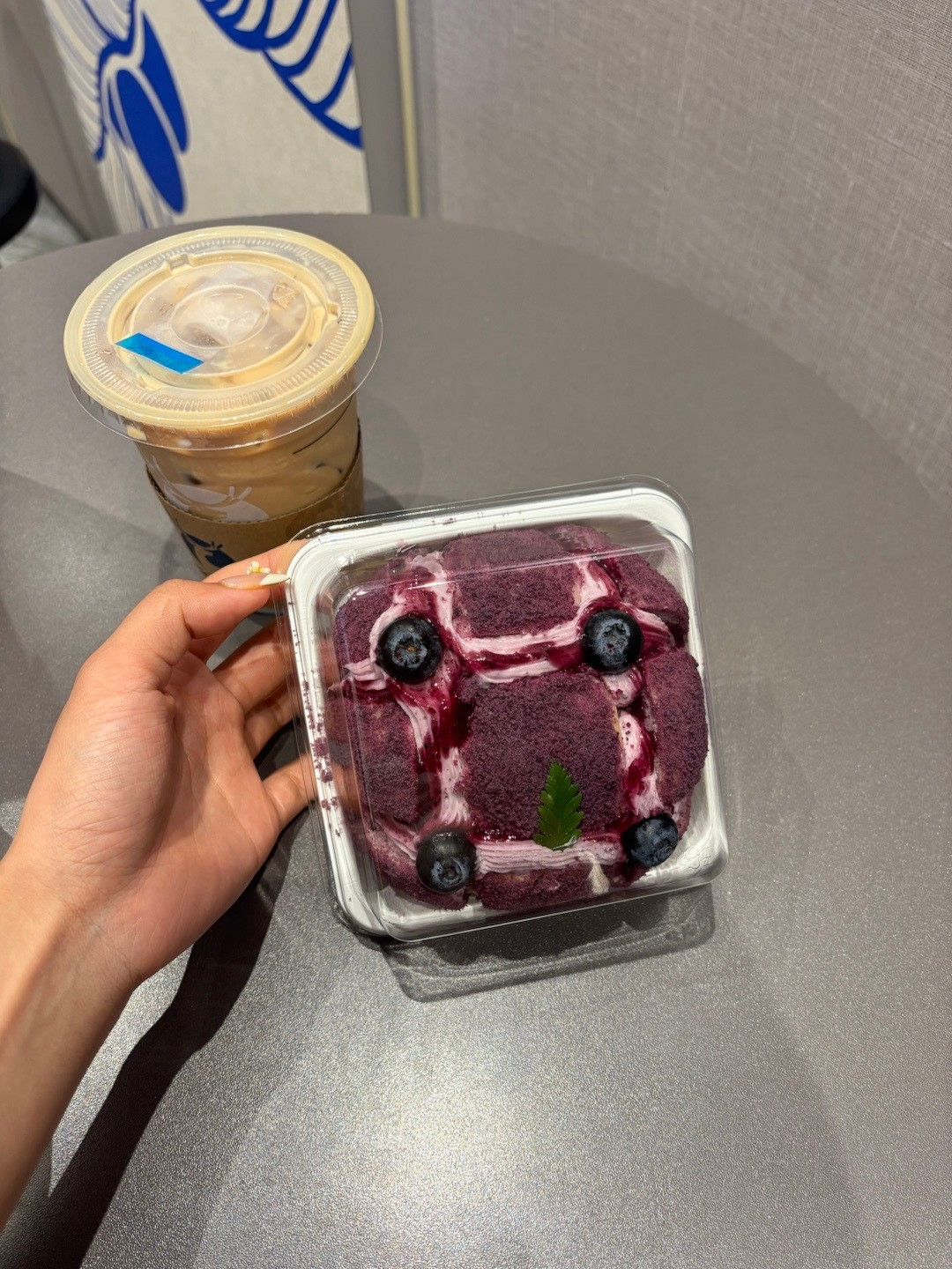 对蓝莓的甜品没有任何抵抗力[哭哭]​​​