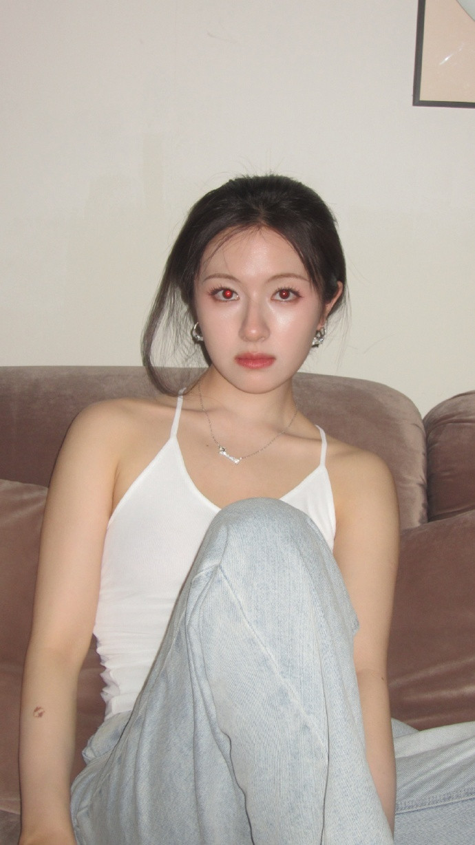 李兰迪身上有种致命的清纯白月光感​​​