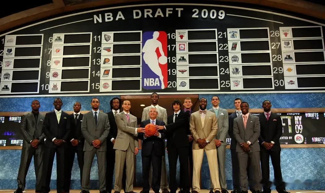 你敢信吗，哈登和09届其他球星相比，生涯场均数据几乎第一！哈登，09年探花，