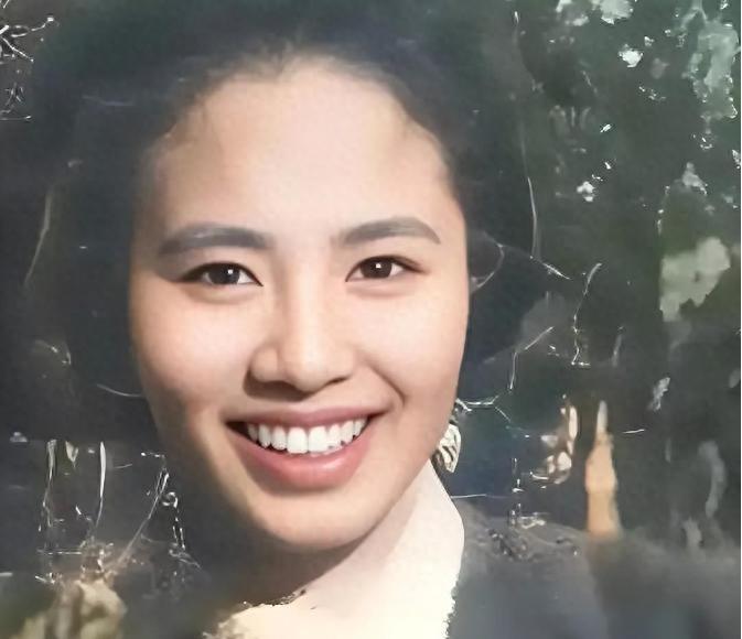 陈毅夫人张茜：颜值高，又有才华，18岁结婚生三子，52岁去世“1940年初春，
