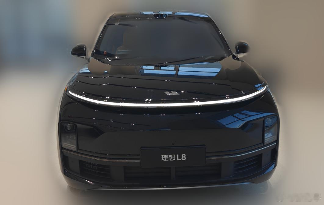 理想L8销售反馈：1，L8的客户，增购和家庭改善型的占了大半，年龄跨度也很大，从