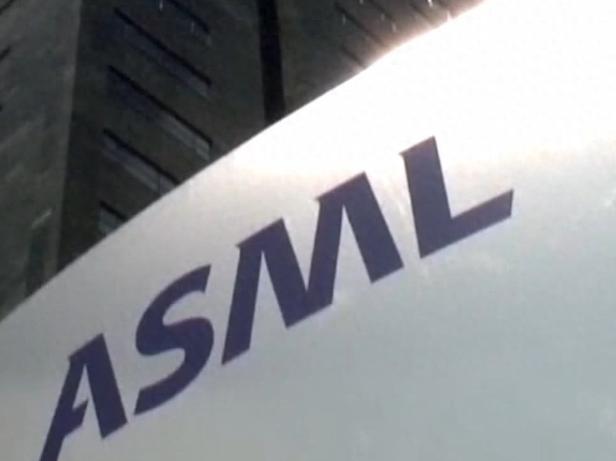 就在昨天，荷兰光刻机巨头阿斯麦突然放出一个重磅炸弹，直接让全网炸锅光刻机巨头