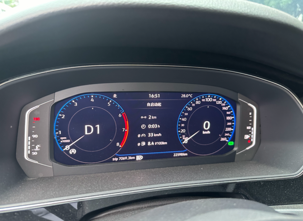 帕萨特作为一台B级车，自身重量加上2.0T的大排量，油耗表现我是很满意的。目前这