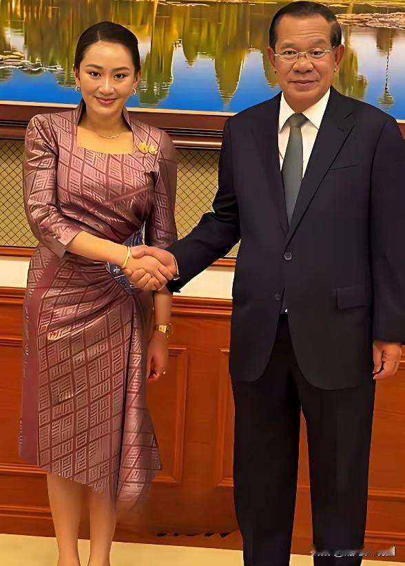 洪森这只纵横天下的鹰，这一次竟然被鹞子啄瞎了眼睛。洪森出生于五十年代，18岁