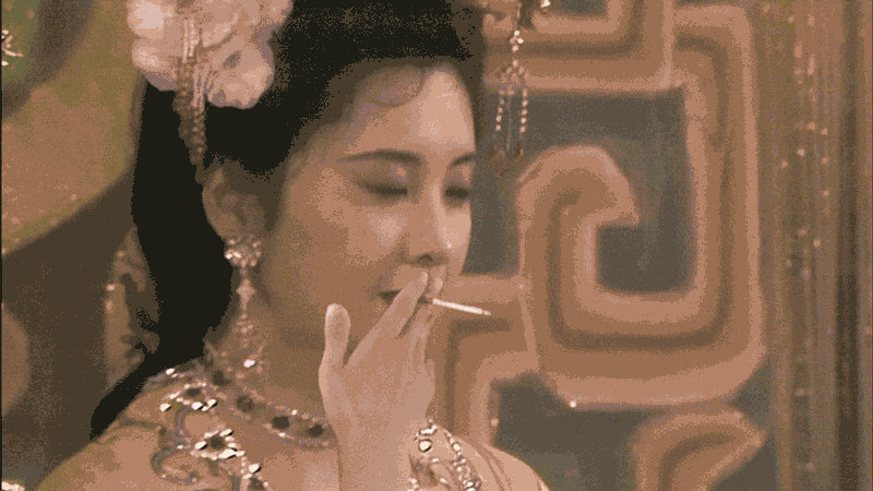 旭旭宝宝翻车了，一天掉粉30万，掉粉还在持续中，活该的，靠粉丝起家的人还骂粉丝，