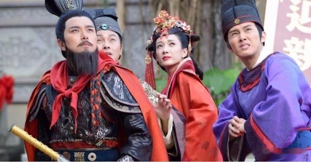 由蕭正楠、曹永廉和何廣沛主演的TVB無綫穿越喜劇《超時空男臣》，自2017年播出