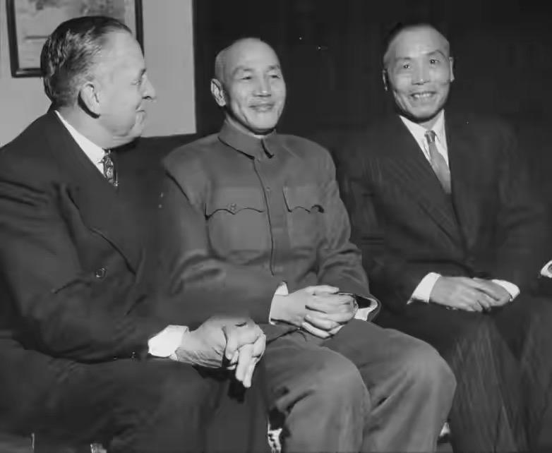 如何评价张发奎？张发奎能力不行，待人不错。许多人搞反了因果，不是我党拉走