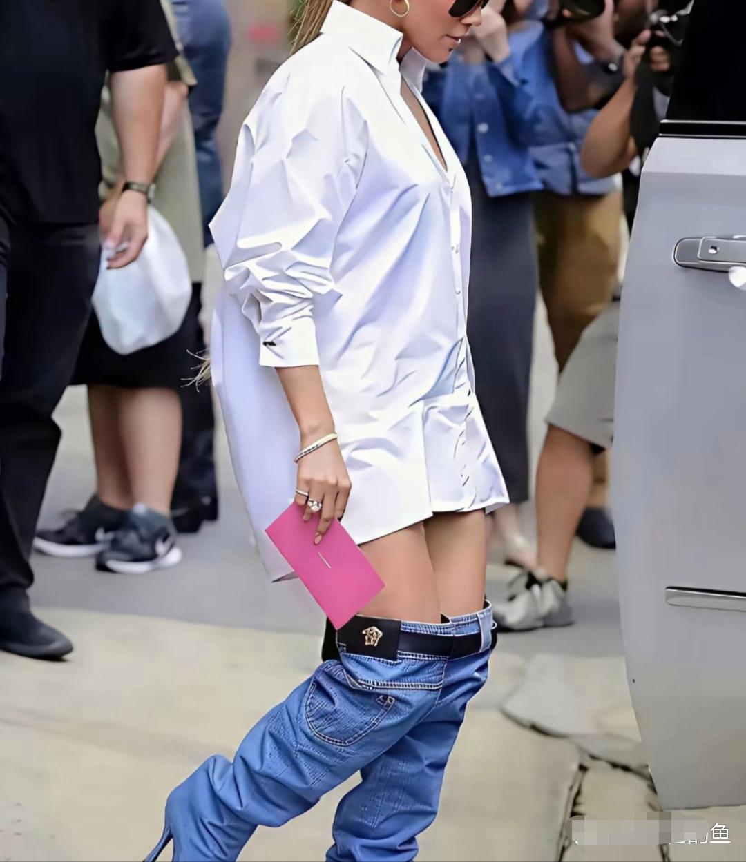 看了半天，才看出来这是靴子[捂脸哭][捂脸哭]