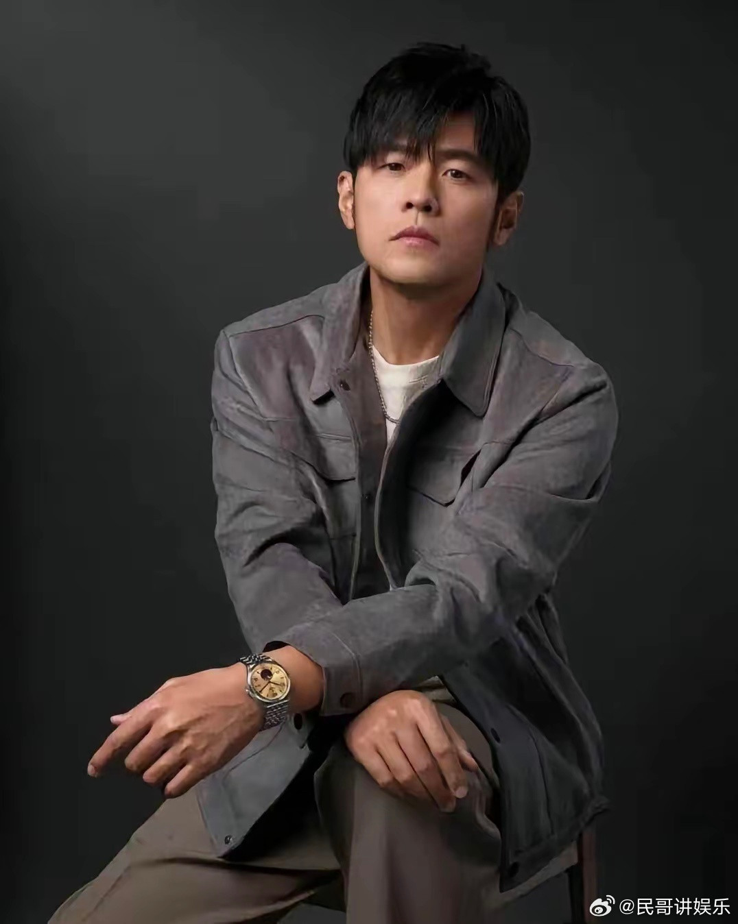 发现一个有意思的事。就是周杰伦发新歌预告，居然有人问：“你听过周杰伦的歌吗？”这