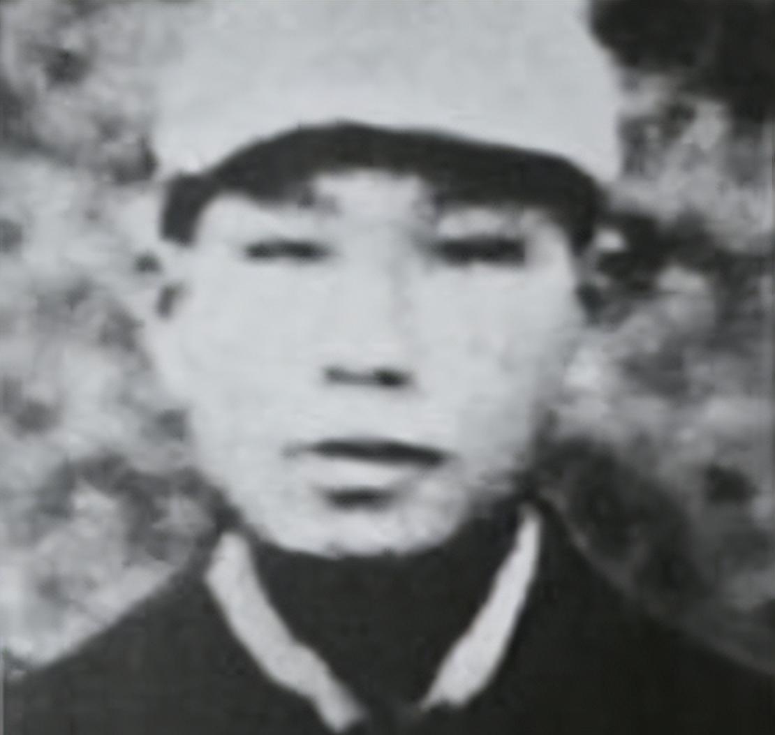 被枪决的红军干部，临刑前收到毛主席亲笔信，突然如梦初醒，最后高呼三句革命口号！