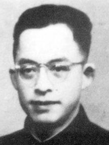 1949年，国军师长李碧光被俘，面对审问，他提了一个奇怪的要求：“能否帮我给周恩
