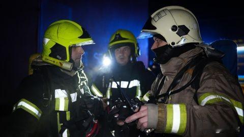 哈尔科夫遭袭超3小时：俄军打击能源设施，全城管道泄水保供暖2月2日夜至3