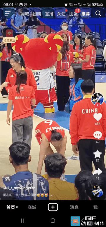 一个团结的中国女排，将无往而不胜！昨晚王梦洁神奇般的三连防，保驾护航中国女排3比
