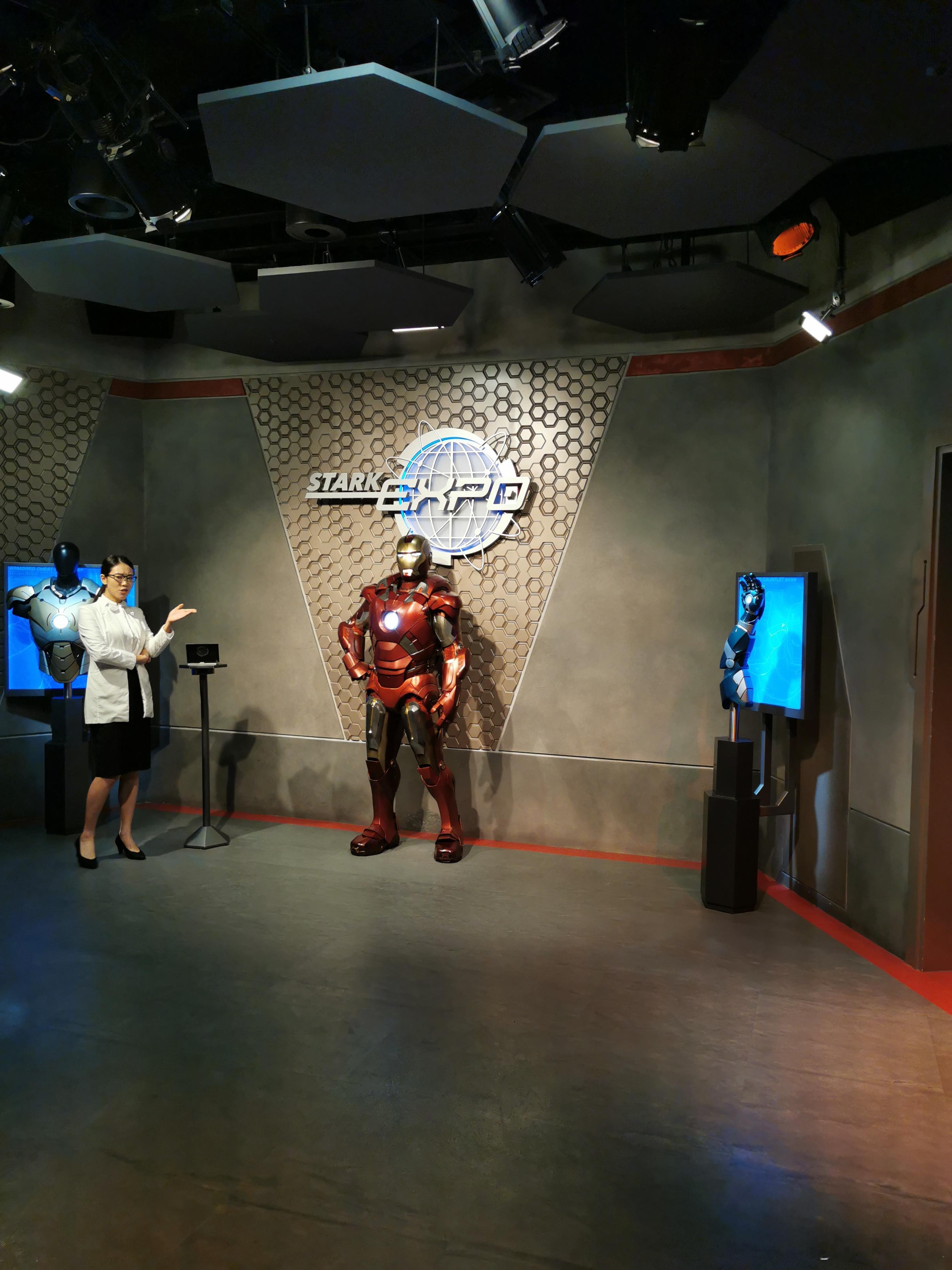 马斯克以一己之力，通过特斯拉（能源与汽车革命）、SpaceX（太空霸权）、星链（