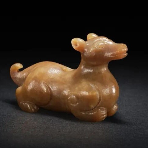 古玉杂谈这件汉至后，六朝的兽，看不懂了！羊不羊，狗不狗，究竟是个什么玩意儿？说