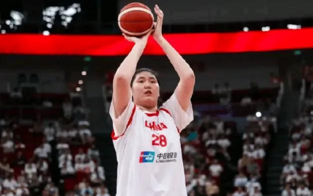 张子宇去WNBA能不能被选中，这样高大内线独一无二张子宇这个身高，蹲位，内线技