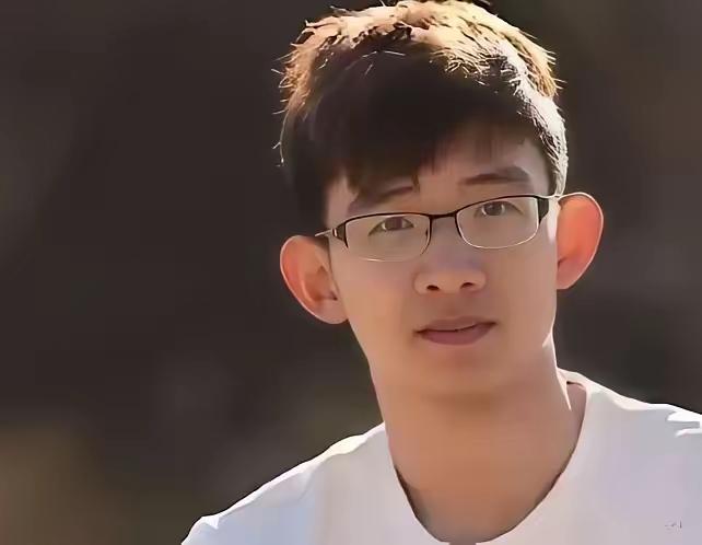 北大icon学霸”刘嘉森icon一语惊人！他说：“我的同学里，父母有钱有势的大