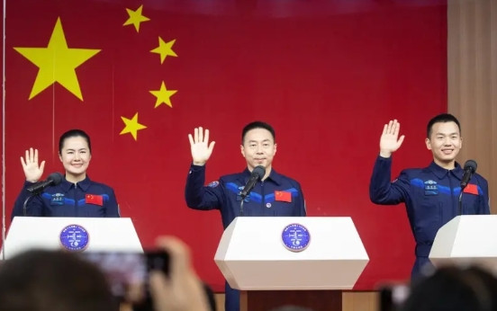 神舟十九号女航天员王浩泽，太空出舱任务超棒！神舟十九号航天员在太空站创造了很