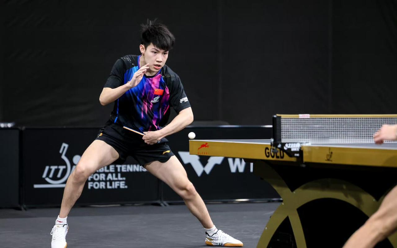 黄友政危险啊[加油]第一局黄友政🇨🇳8-11不敌户上隼辅🇯🇵​​​！