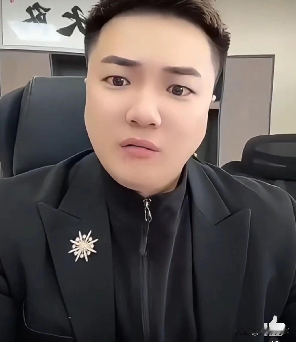 驴家阿宇称东方阿保事情很严重，称我得提醒大家，阿保这事儿闹大了，跟他沾边的主播都
